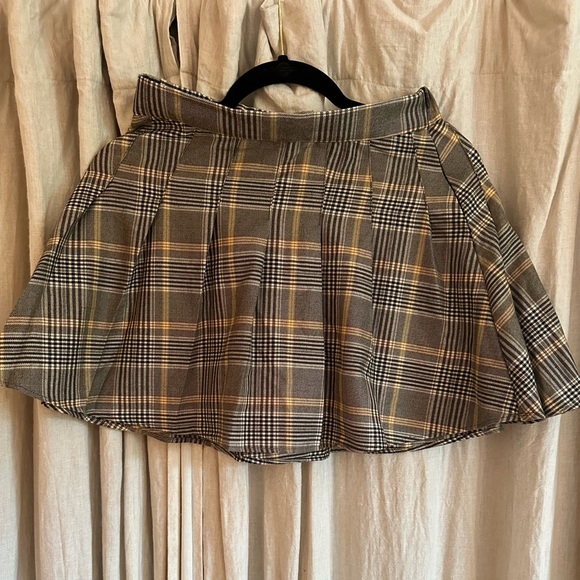 GARAGE - GINGHAM PLEATED SKIRT - Picture 1 of 1
